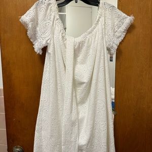 Lilly Pulitzer eyelet dress with detachable sash. Like new.